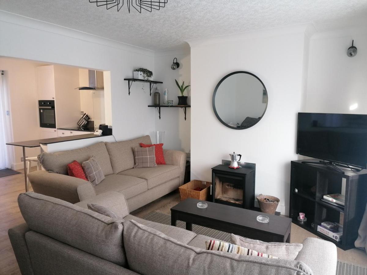 Holiday home Two Sails - Spacious Modern Family Seaside - Parking - Wood-burner - Dog Friendly *