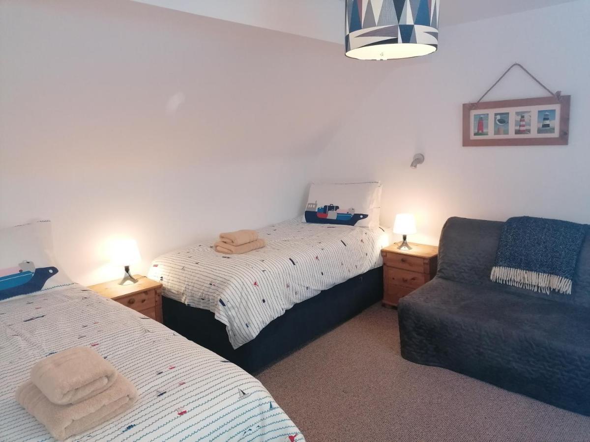 Two Sails - Spacious Modern Family Seaside - Parking - Wood-burner - Dog Friendly Holiday home Brixham
