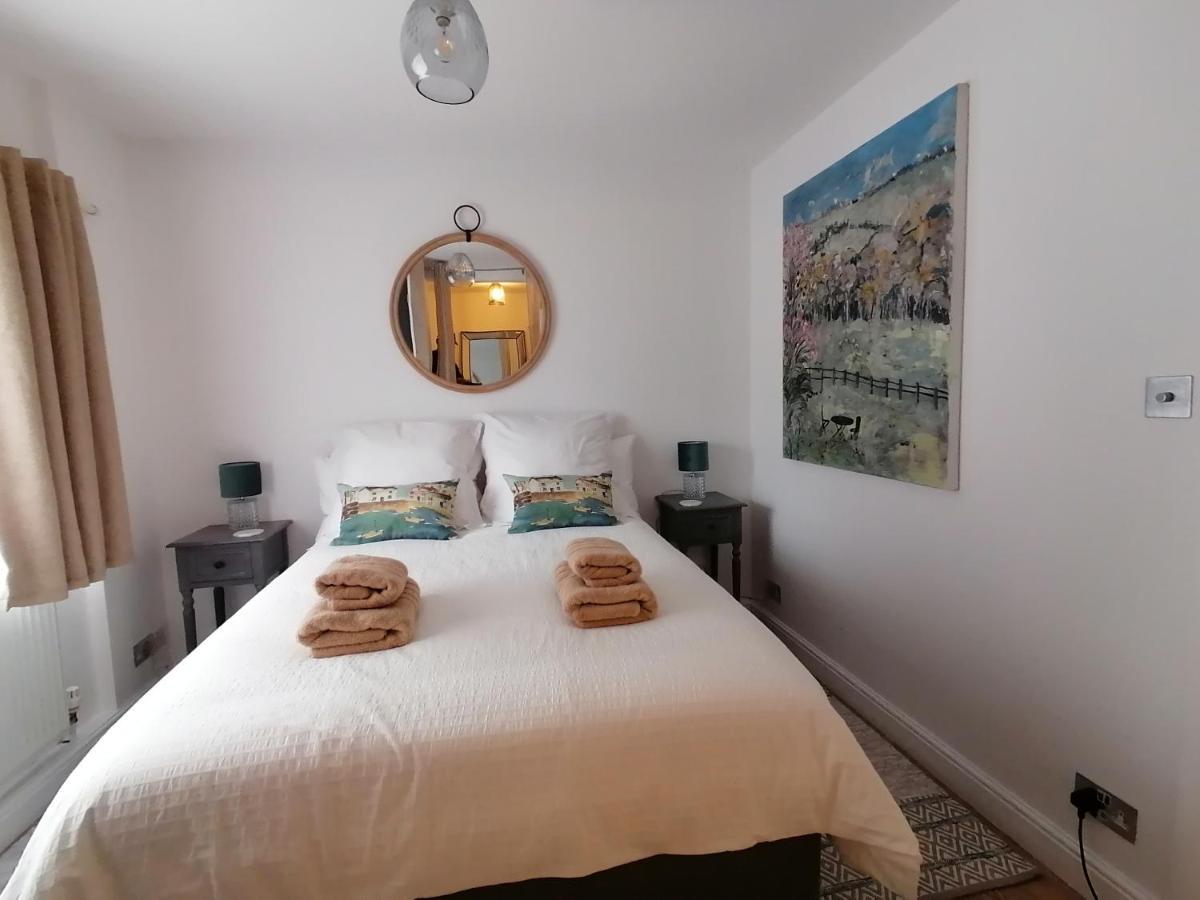 Two Sails - Spacious Modern Family Seaside - Parking - Wood-burner - Dog Friendly