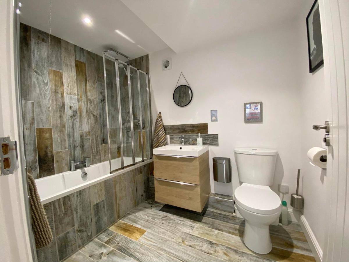 Holiday home Two Sails - Spacious Modern Family Seaside - Parking - Wood-burner - Dog Friendly