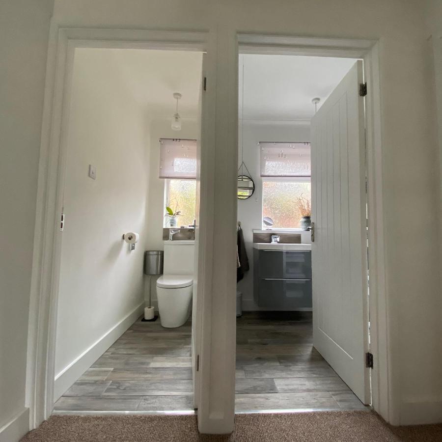 Two Sails - Spacious Modern Family Seaside - Parking - Wood-burner - Dog Friendly