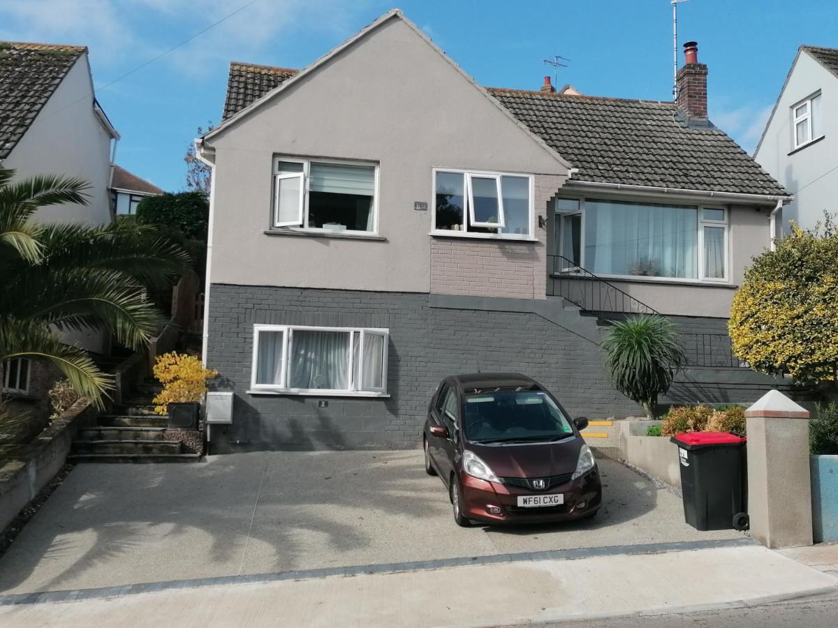 Two Sails - Spacious Modern Family Seaside - Parking - Wood-burner - Dog Friendly